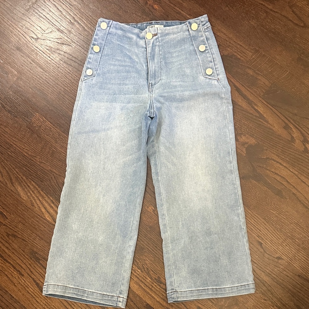Oat New York Light Blue Cropped Jeans with Button Detail